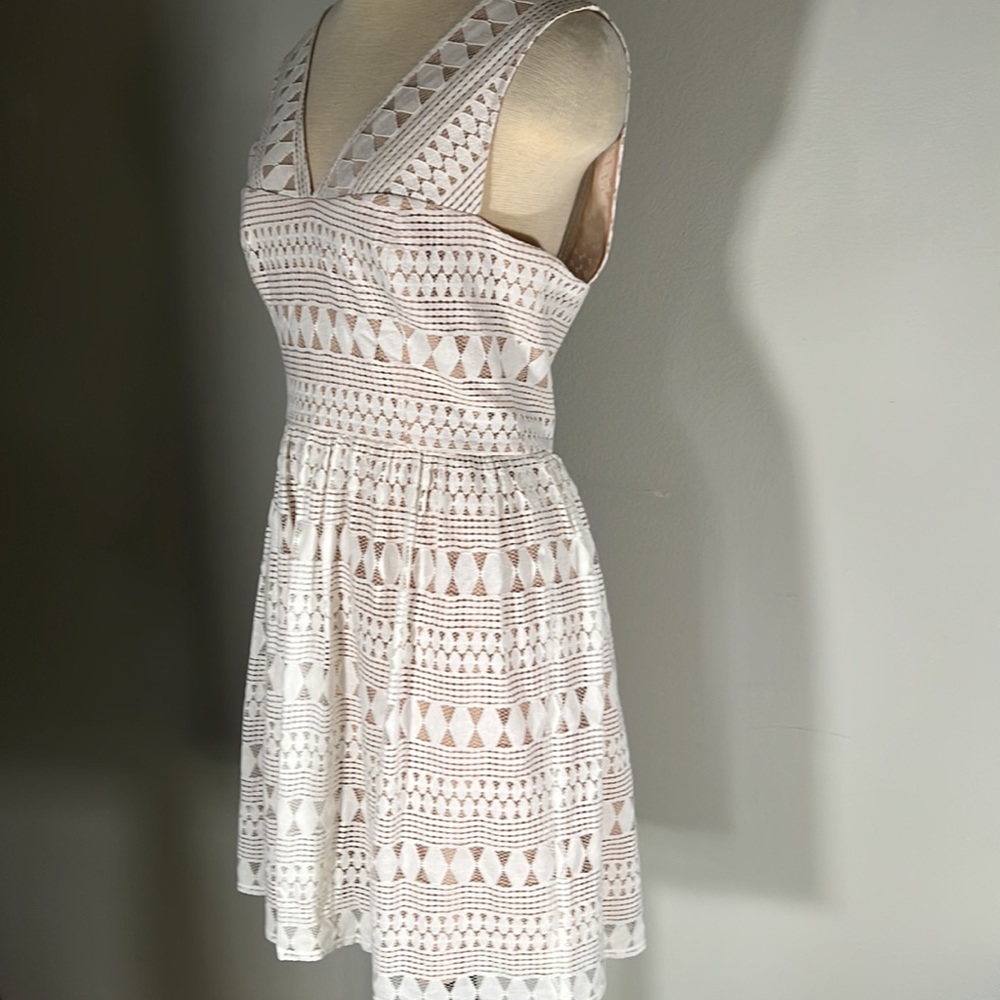 BCBG MAXAZARIA Dress Sz 4 - Picture 4 of 7